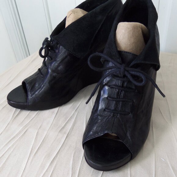 Sam Edelman Wakefield Black Leather Peep Toe Wedge Booties sz 9.5 - Picture 10 of 16